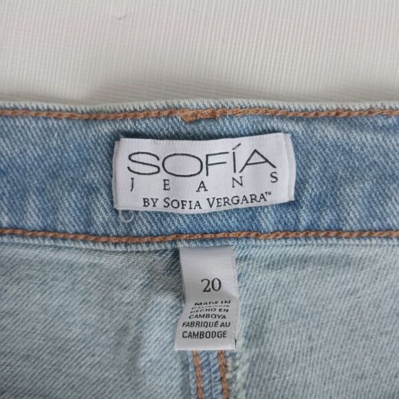 Sofía Jeans by Sofia Vergara Light Wash Distressed Denim Shorts Women's Size 20 - Picture 3 of 12